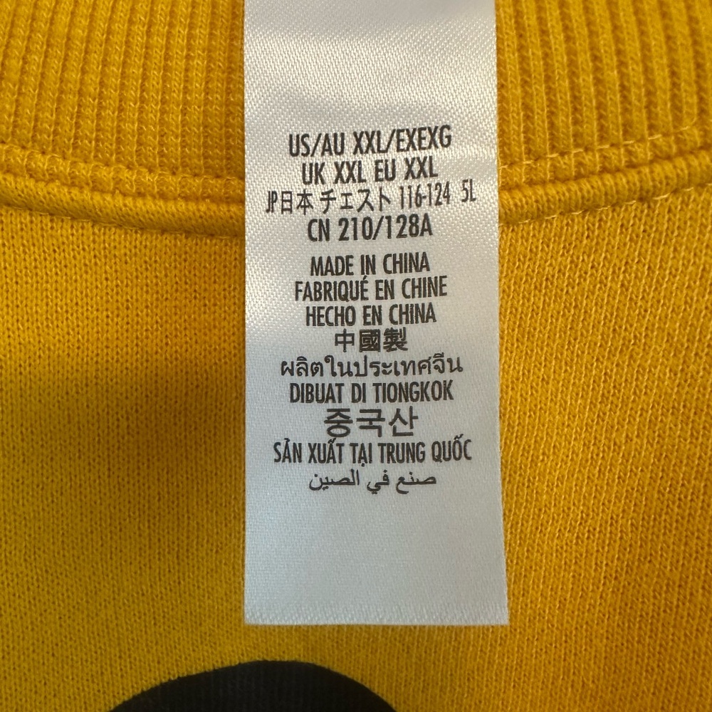 Disney Micky Mouse Crew Neck Sweatshirt Micky Mouse Graphic Yellow Size XXL  NWT - Picture 7 of 9